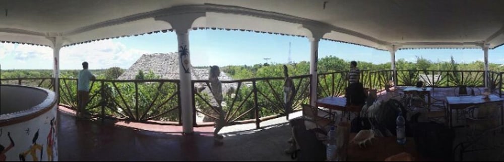 Mfumbwi Backpacker Lodge