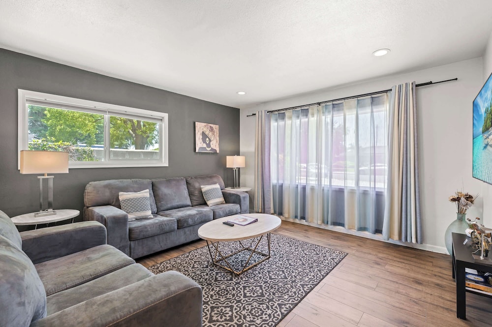 Spacious Family Friendly House in Central Location