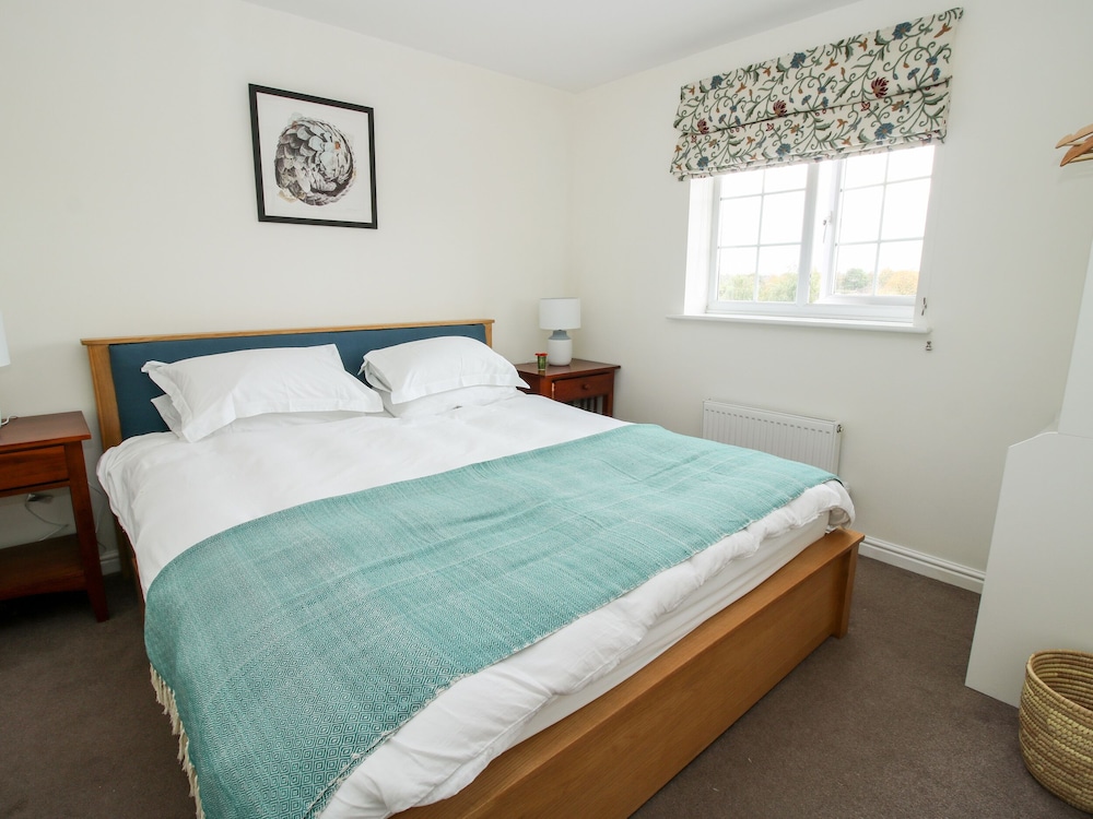 30 Poplar Close