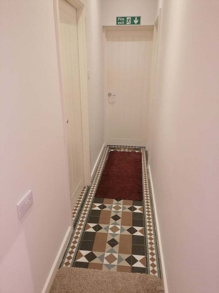 Stoke-on-trent Vacations - 92 Seaford Street - Property Image 1