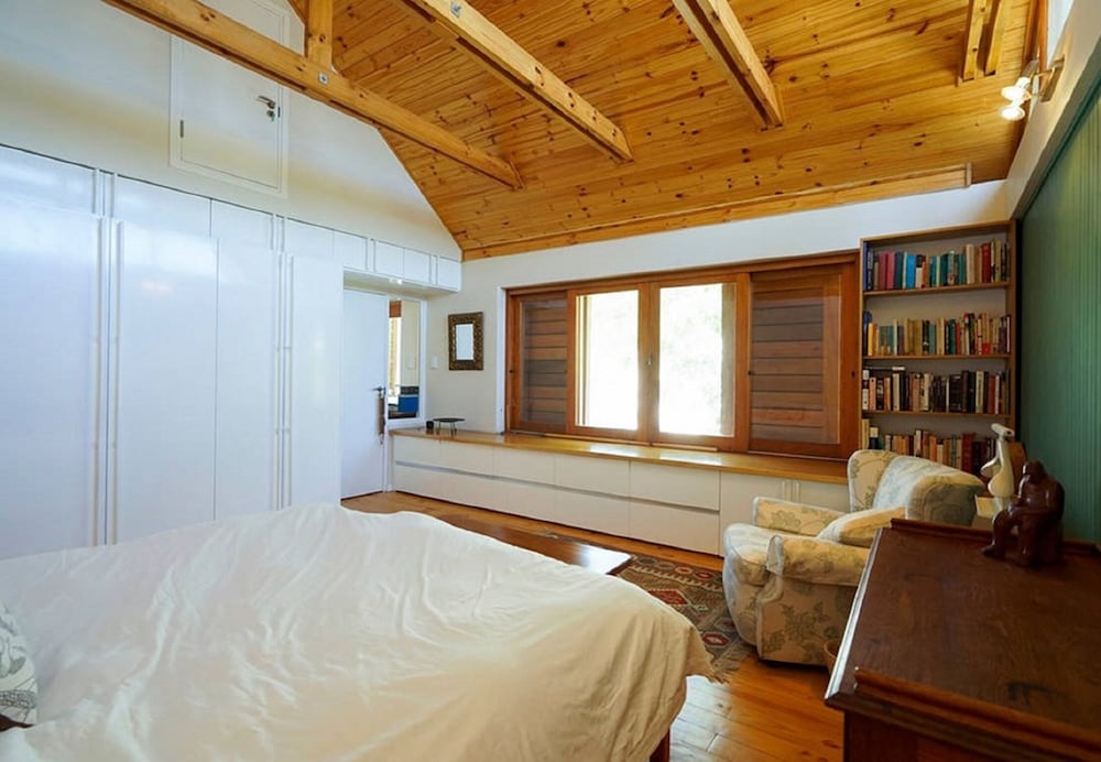 Oak Haven in Rondebosch Cape Town view 2