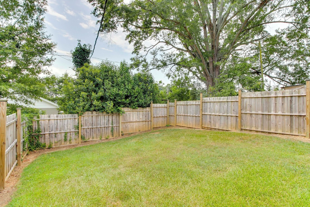 2 Mi to Self Regional MC: Updated Apartment