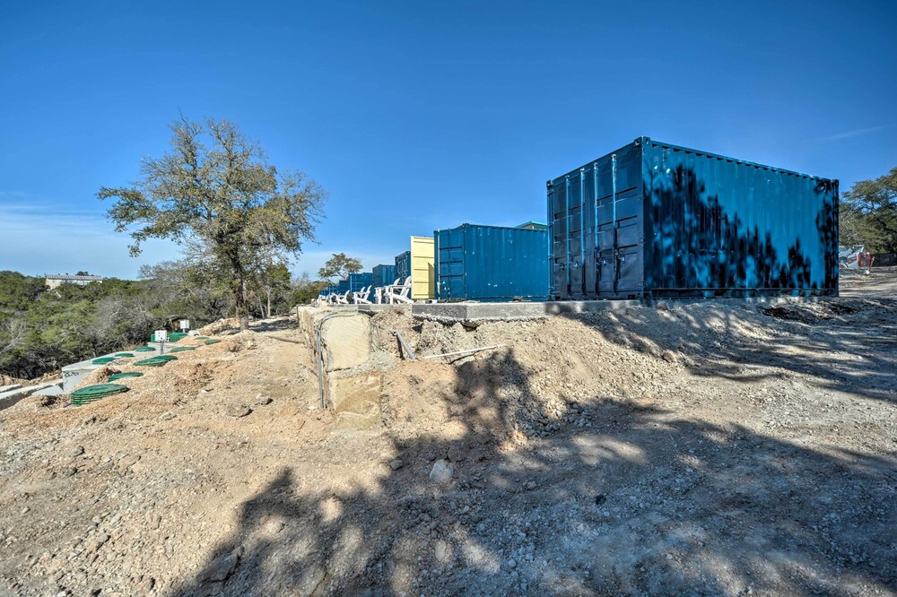 Modern Studio w/ Mtn Views & Lake On-site!