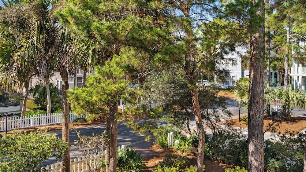 Coastal Getaway - Beach, Pool, Golf Cart, Seagrove Beach! view 4