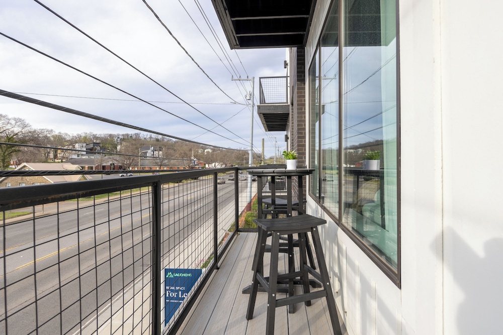 The Heights by AvantStay – Modern Condo Minutes from Broadway