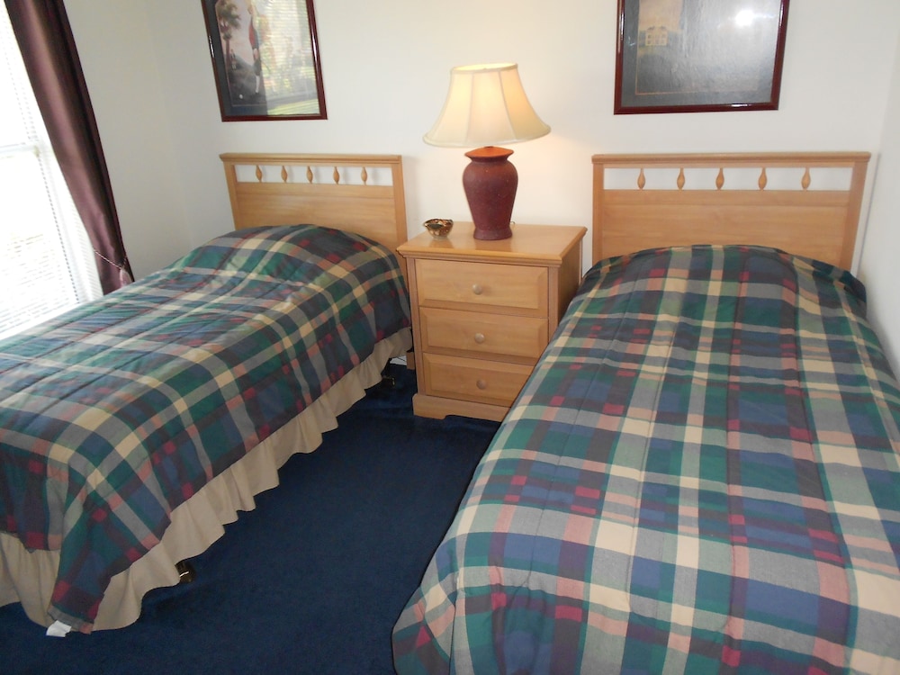 Sunset Hideaway Villa Louise 3 Bedroom Home by RedAwning view 4