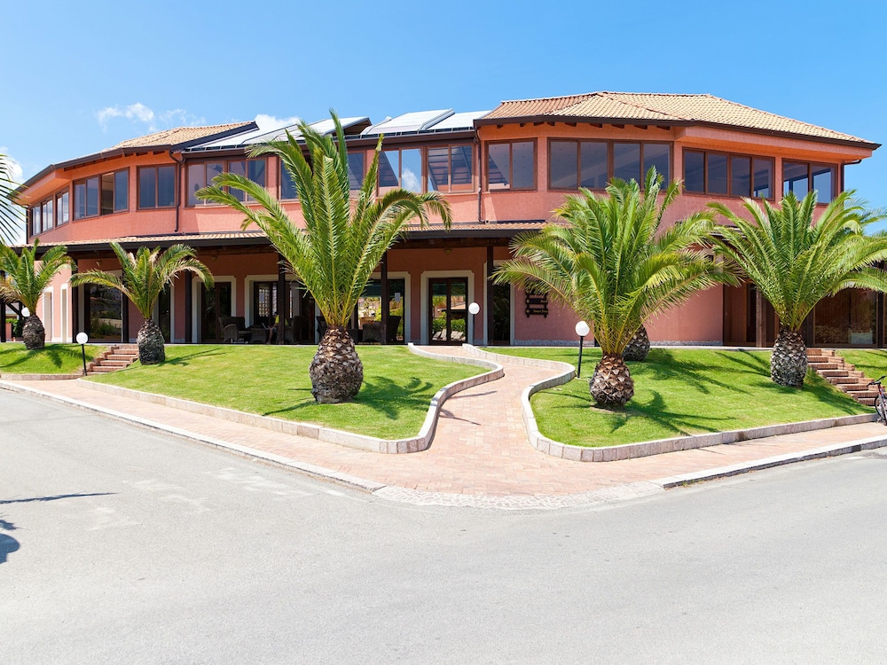 Tindari Resort & Marina Beach