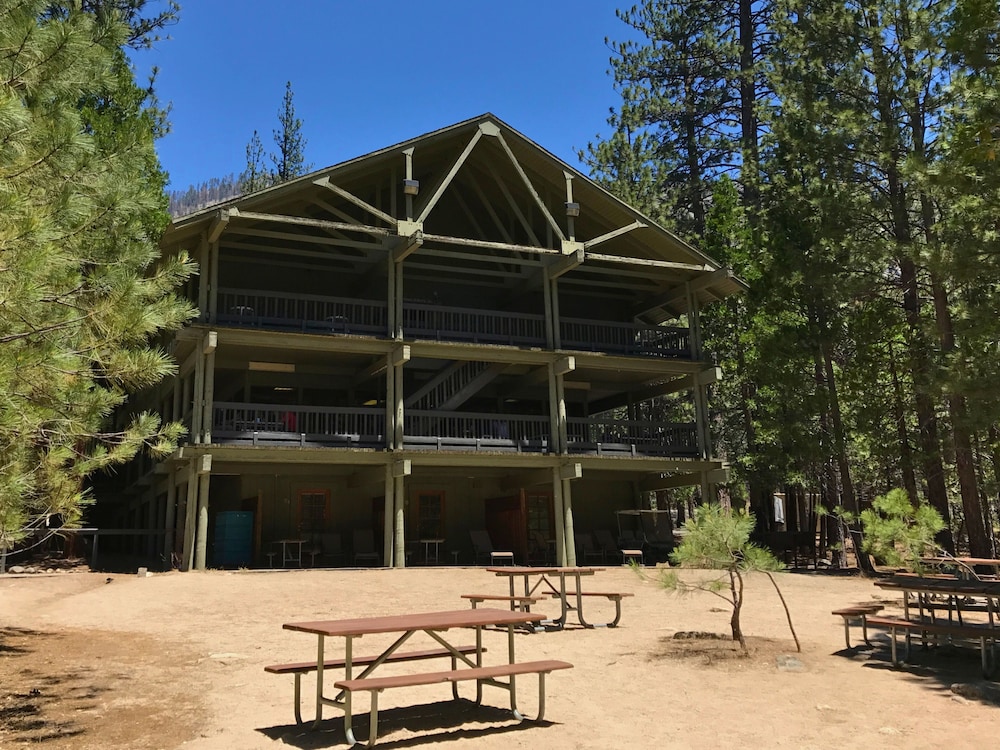 Cedar Grove Lodge