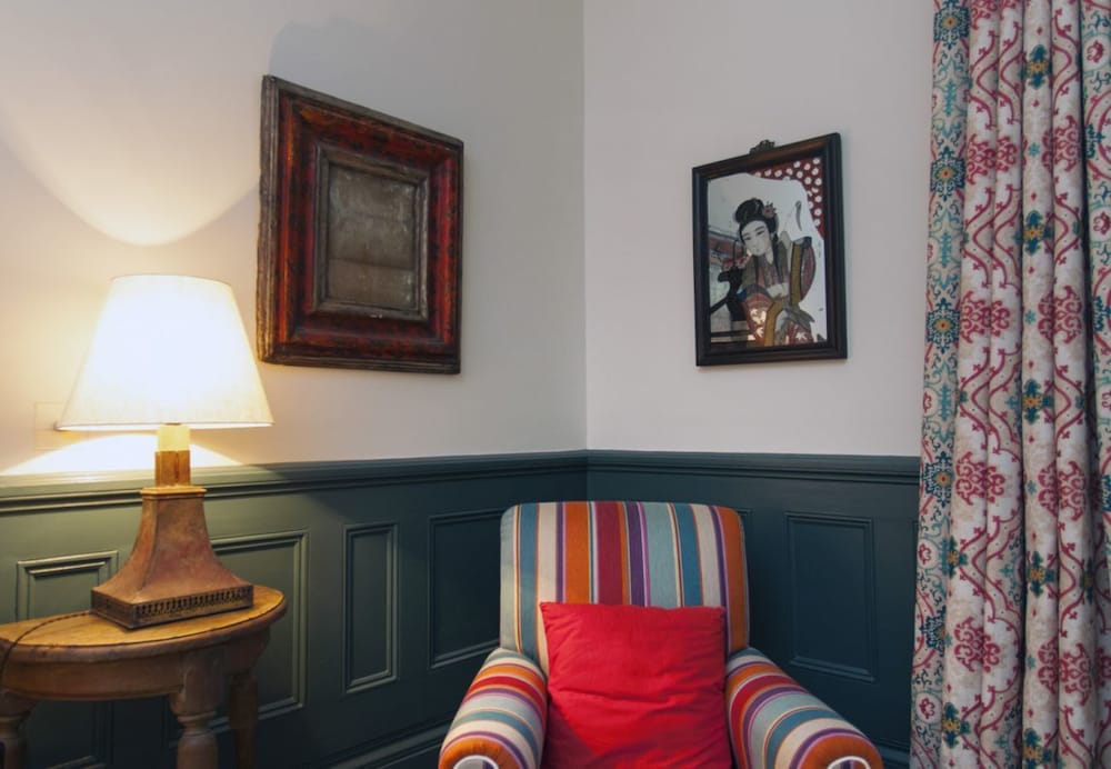 Holland Park Luxury with Garden