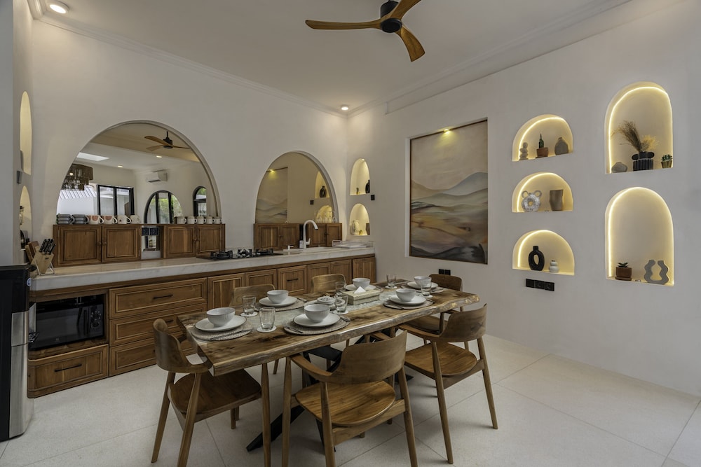 Casa Amor by GORO