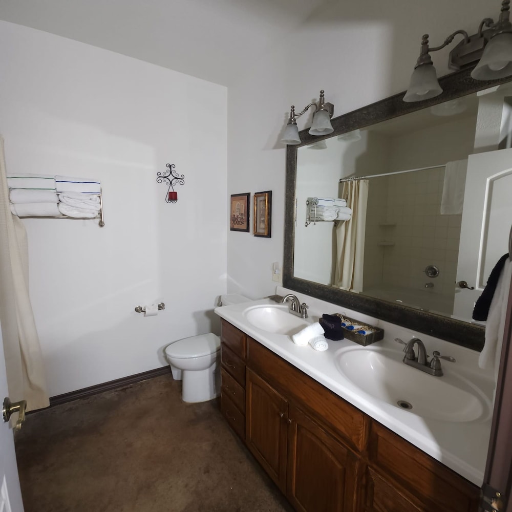 Unit 3 Champagne Terminal Stylish Stay