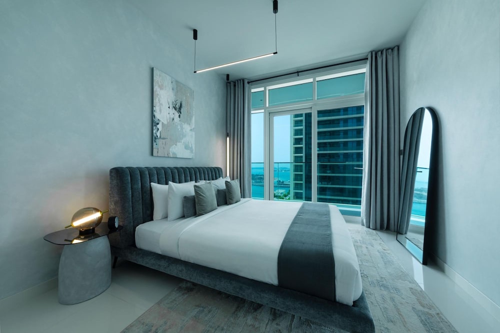 Stylish 2BR apt in Emaar Beachfront w Stunning sea Views