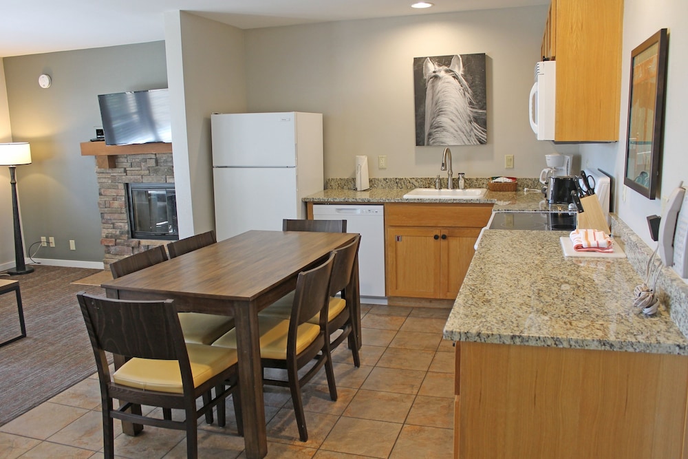 7th Mtn 923b 3 Bedroom Condo