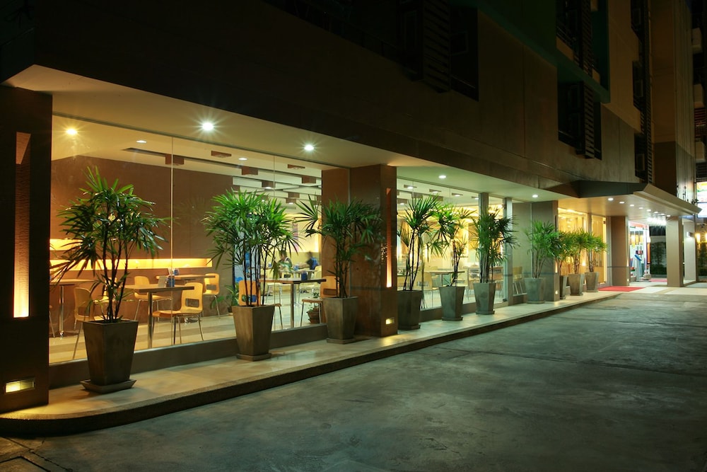 Krongthong Mansion & Hotel