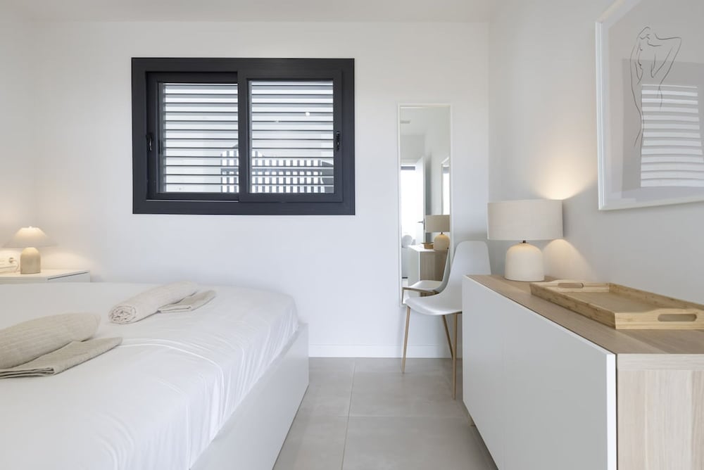 Elegant Luxury Suite With Terrace in Higueron