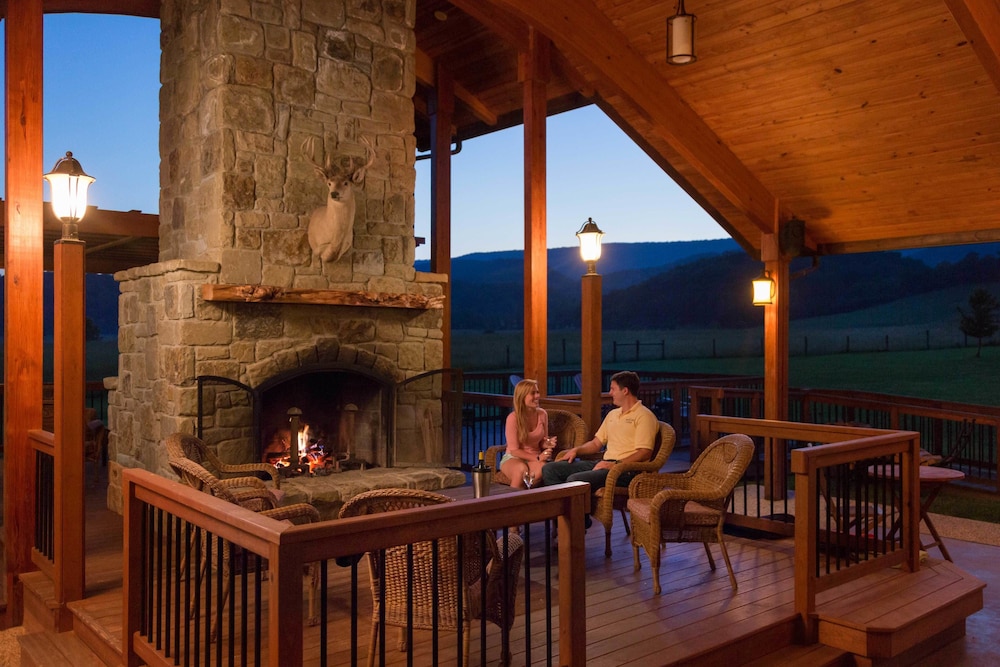 Fort Lewis Lodge