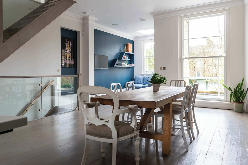 Fantastic 4 Bed House in Iconic Camden