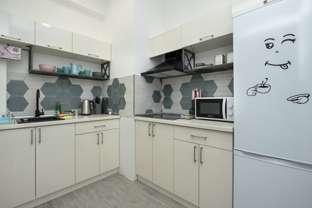 Stay Inn on Yekmalyan St