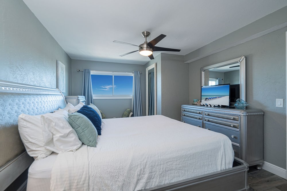 Mariners Retreat High Rise Beach Living in Pcb! view 3