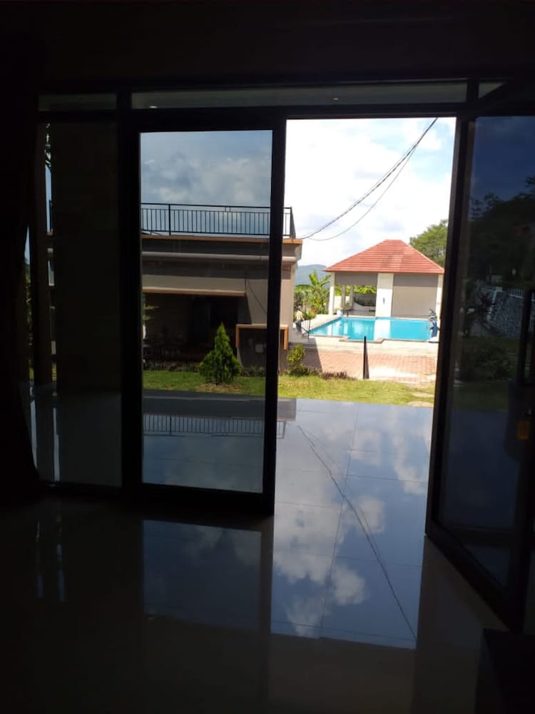 Oase Van Java view 5