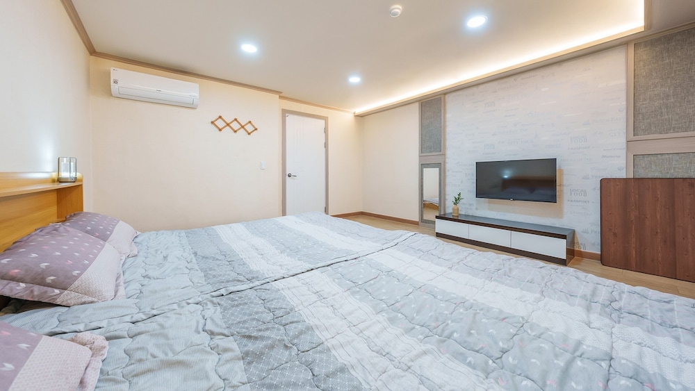 Boryeong The Daecheon Story Pension