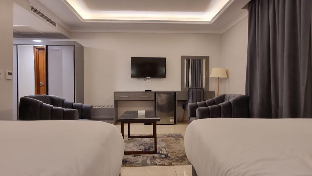 Grand Plaza Hotel