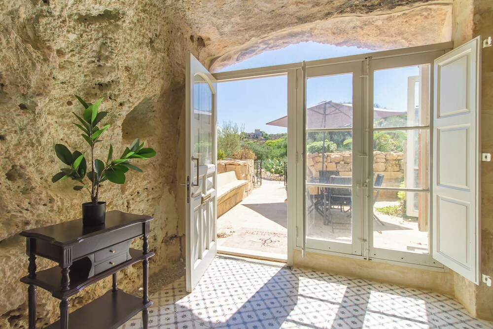 Photo 38