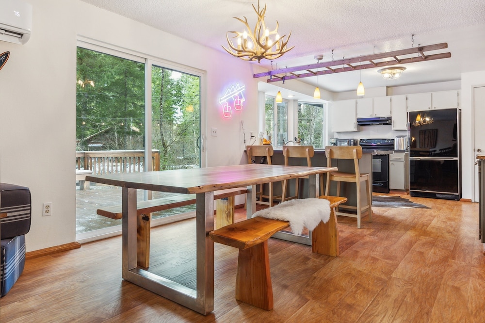 Packshack - Cozy Ski Cabin Mins From White Pass 2 Bedroom Home
