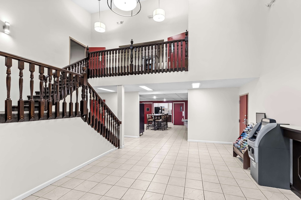 Red Lion Inn Suites Pontoon Beach - Property Image 31