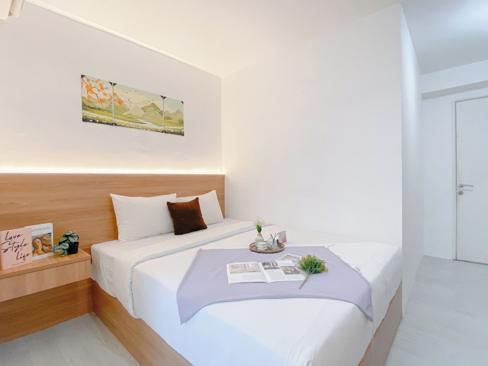 Studio Apartment At Bassura City Near Jatinegara Station