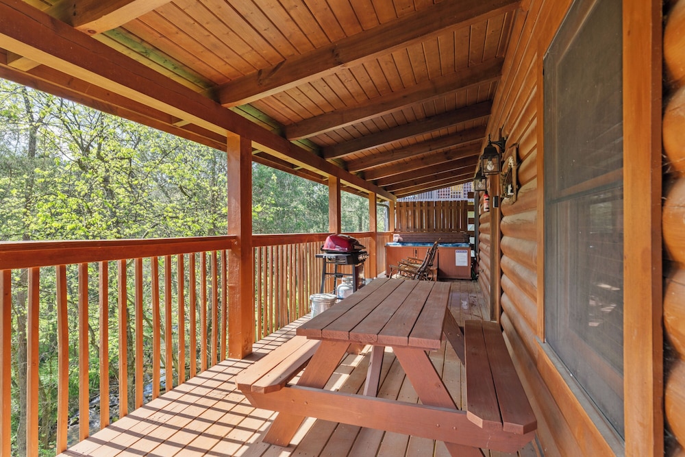 Serene Creek Cabin