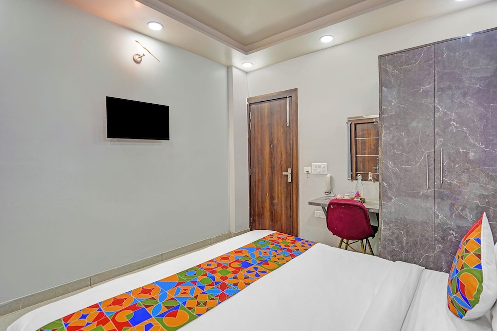 Fabhotel Moonlit