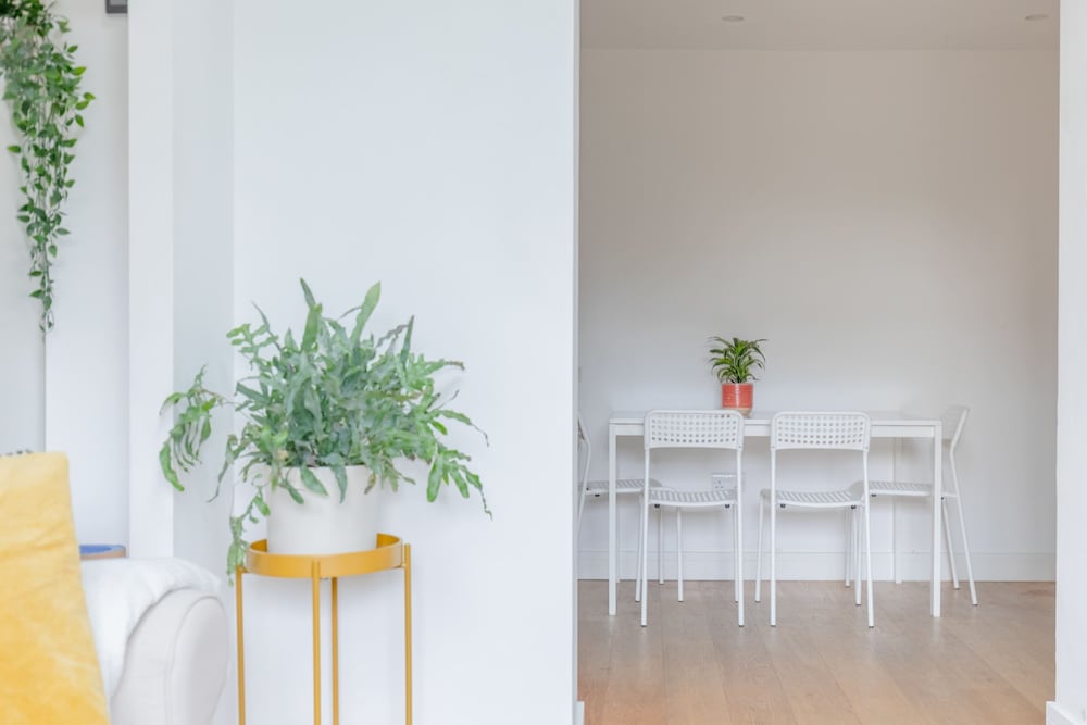 Homely 2BD Flat W/private Patio Near Maida Vale!