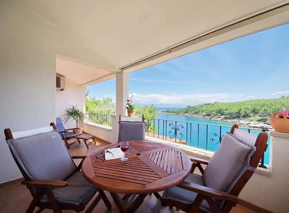Blissful Bay Apartments Vrboska