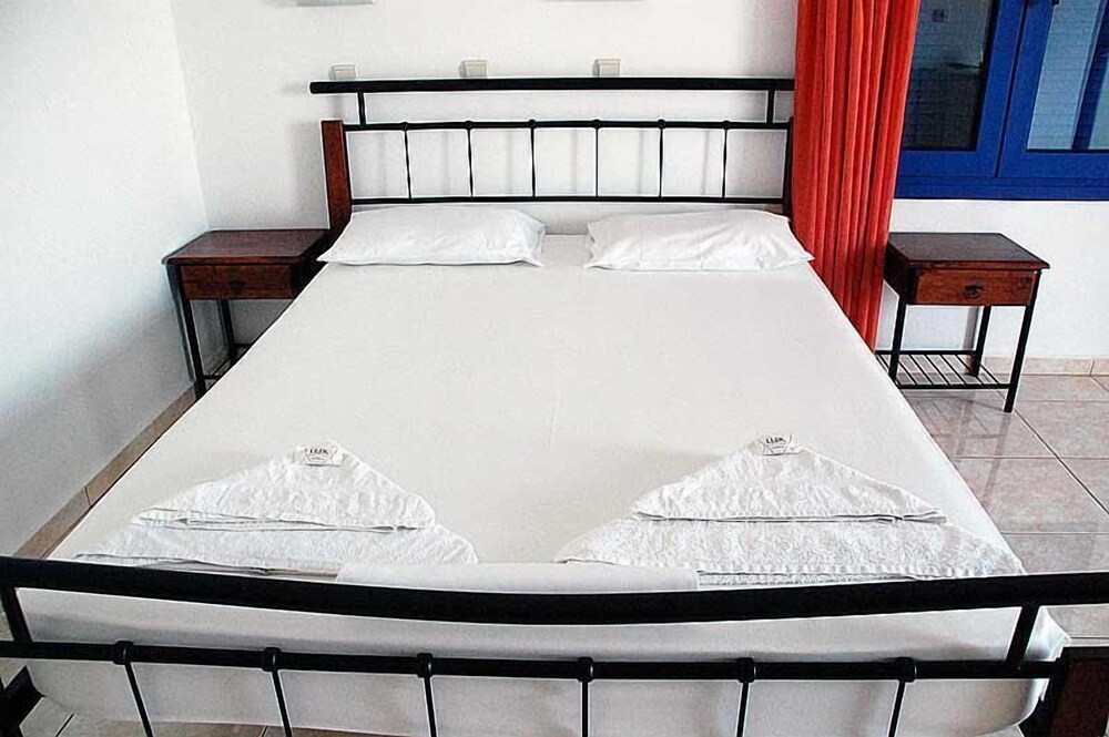 Paralia Rooms