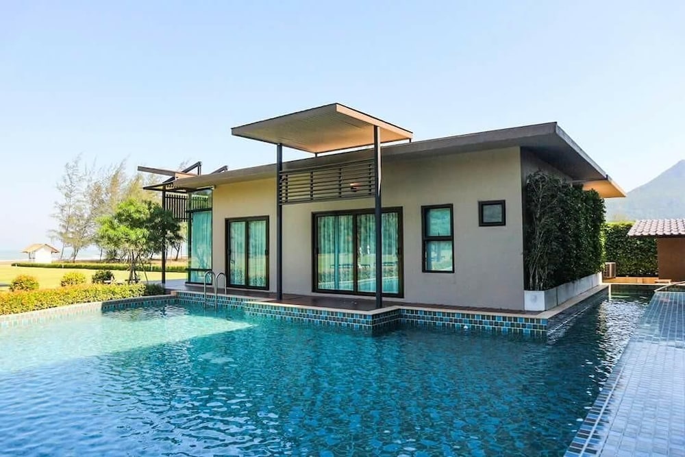 Hotel La Isla Pranburi Beach Resort - Image 1