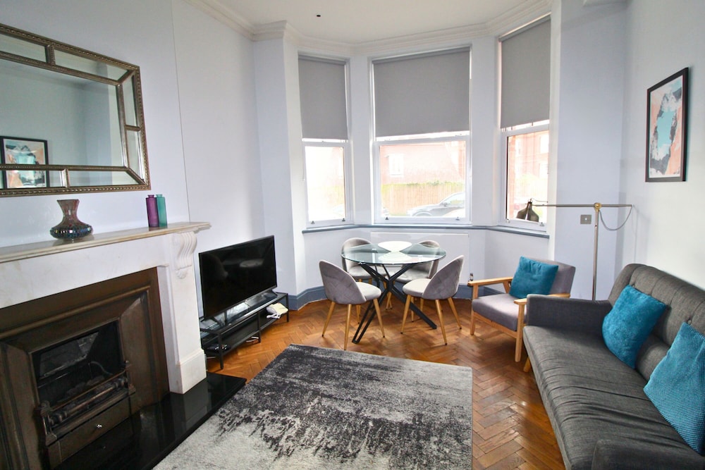 Barons Court Apartments by Viridian Apartments