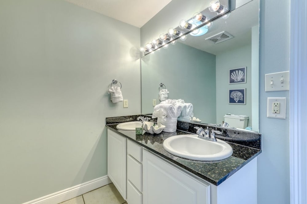 Calypso Condos by TO view 3