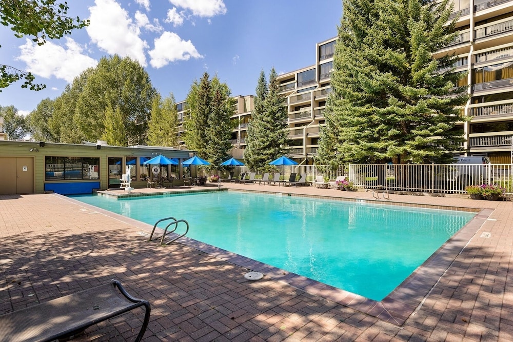 305 Brightwood At Keystone 2 Bedroom Condo