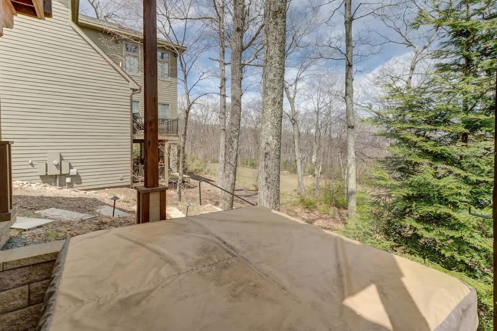 New Ski-in Ski-out Hot Tub Fire Pit Spa