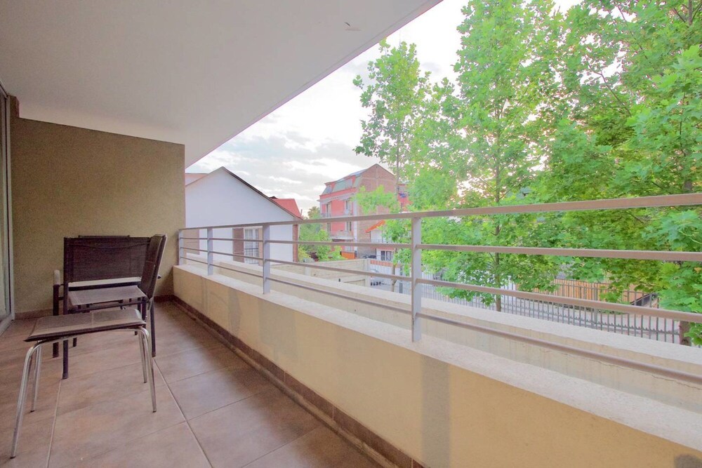 Bellavista Blanc 1BR - w Parking AC Terrace