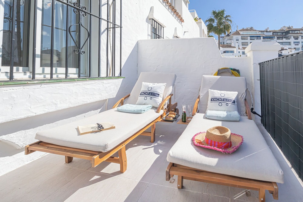 Puerto Banus Near La Sala By The Sea