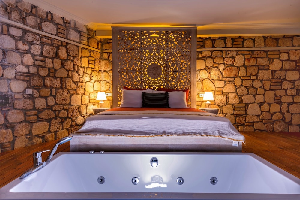 Noa's Boutique Hotel - Image 36