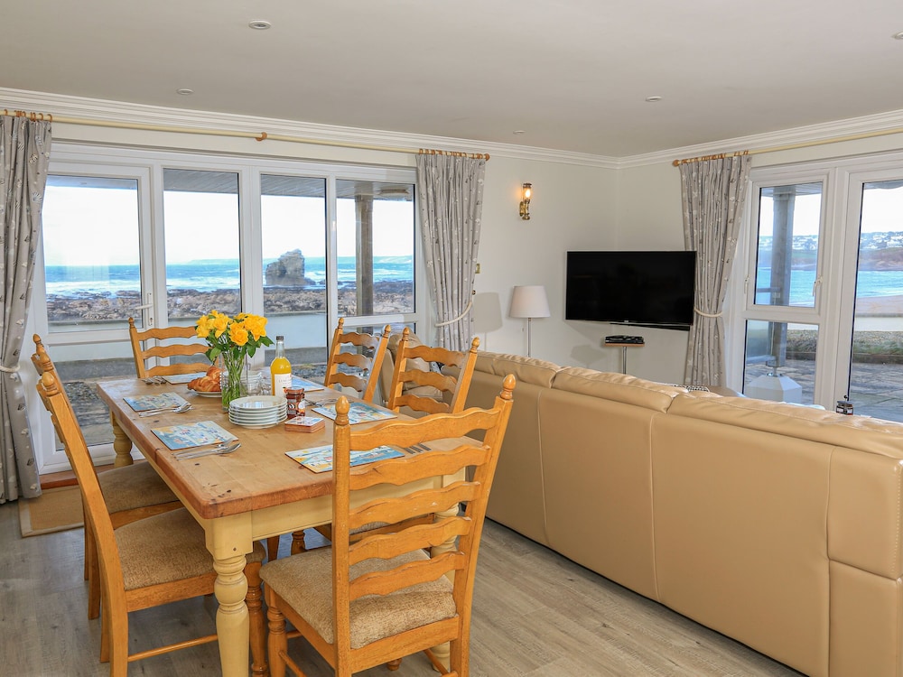 7 Thurlestone Rock view 3