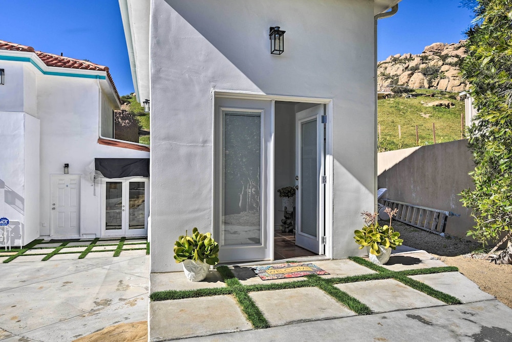Chatsworth Studio w/ Mountain Views! - Property Image 8
