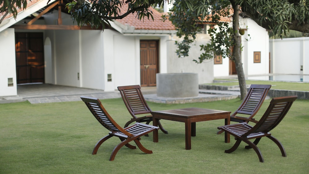 Yoho Monsoon Villa