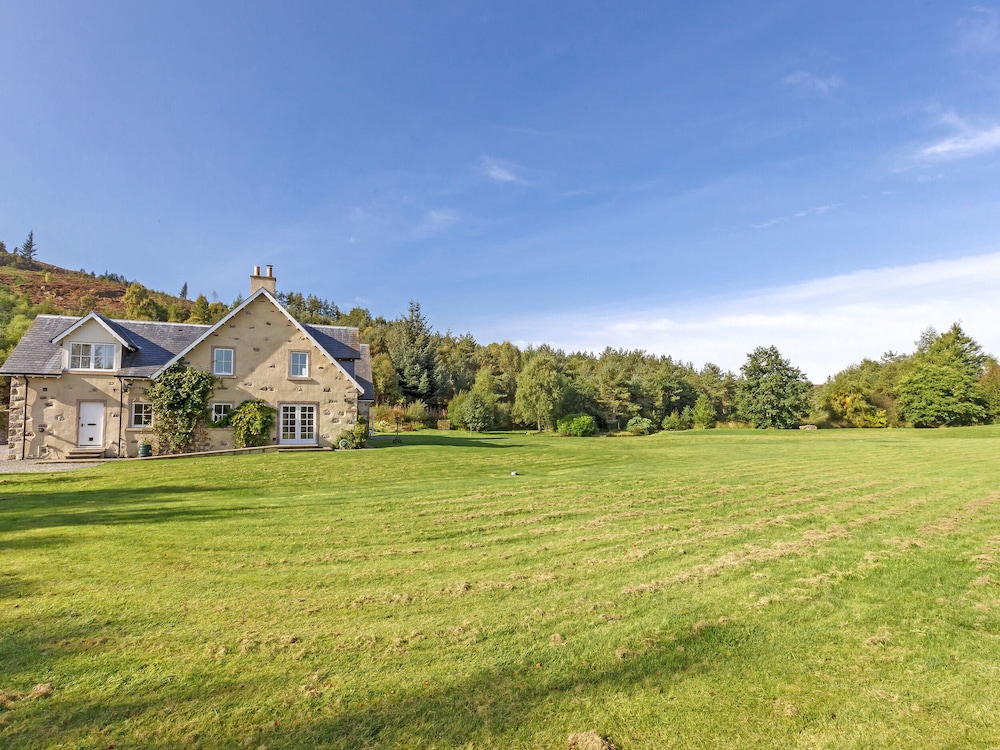 Rowan House view 4