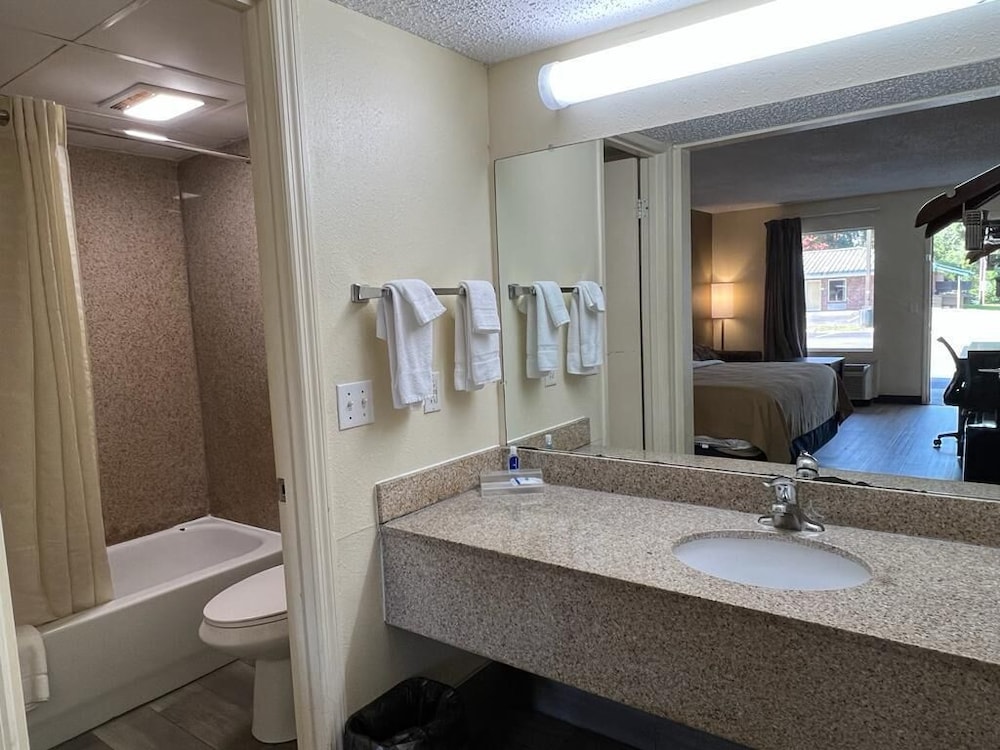 Rodeway Inn Walterboro I-95