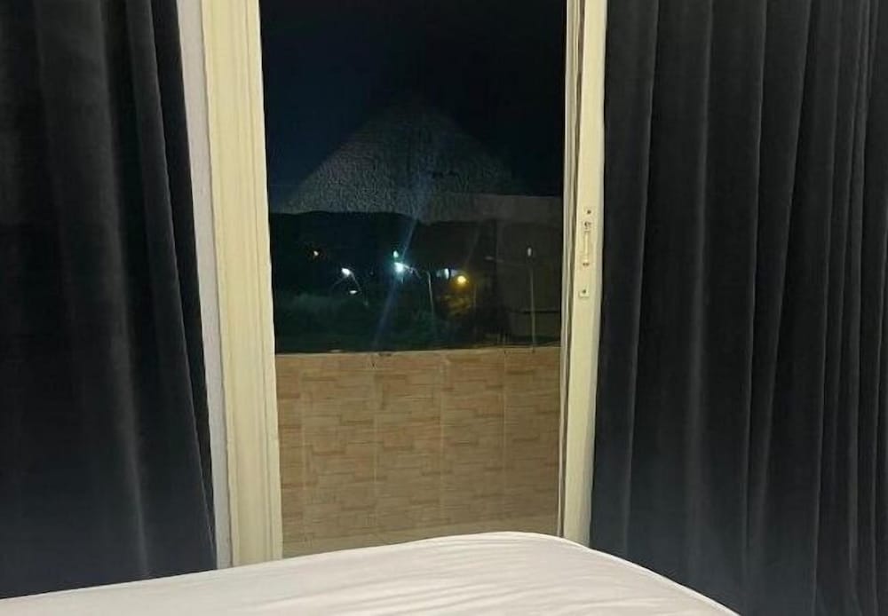 Habu Pyramids View Hotel