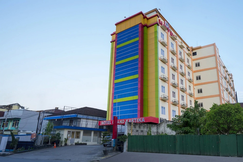 Hotel Grand Kartika